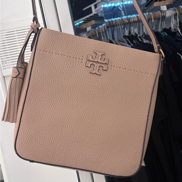 Tory Burch Devon McGraw nude/Pink Swingback Crossbody Bag - Picture 2 of 11